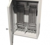 Металлический шкаф распределительный настенный емкостью до 100 пар с замком, КВ-ШРН-100